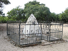La tombe du capitaine Protet, enterré debout