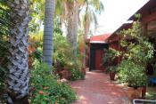 A vendre Maison (meublée) avec jardin (une chambre) à Bango
