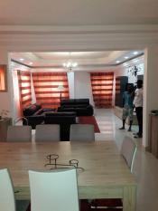 A vendre une jolie villa R+2 aux Mamelles